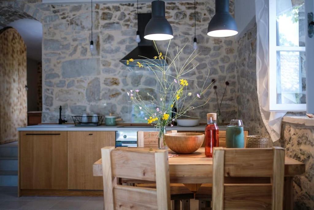 Stone House Kula Milica Villa Mala Cista Exterior photo